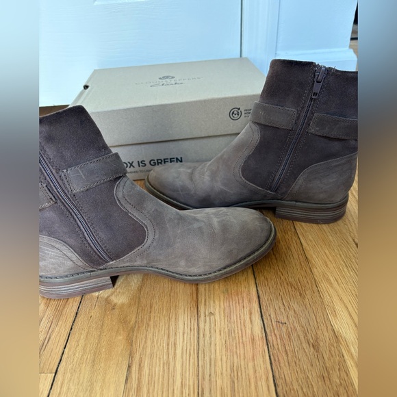 Clarks Women Cloudstepper Booties - Picture 8 of 9